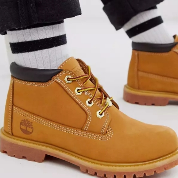 Timberland Shoes - NWOT Timberland Nellie Lace Up Utility Waterproof